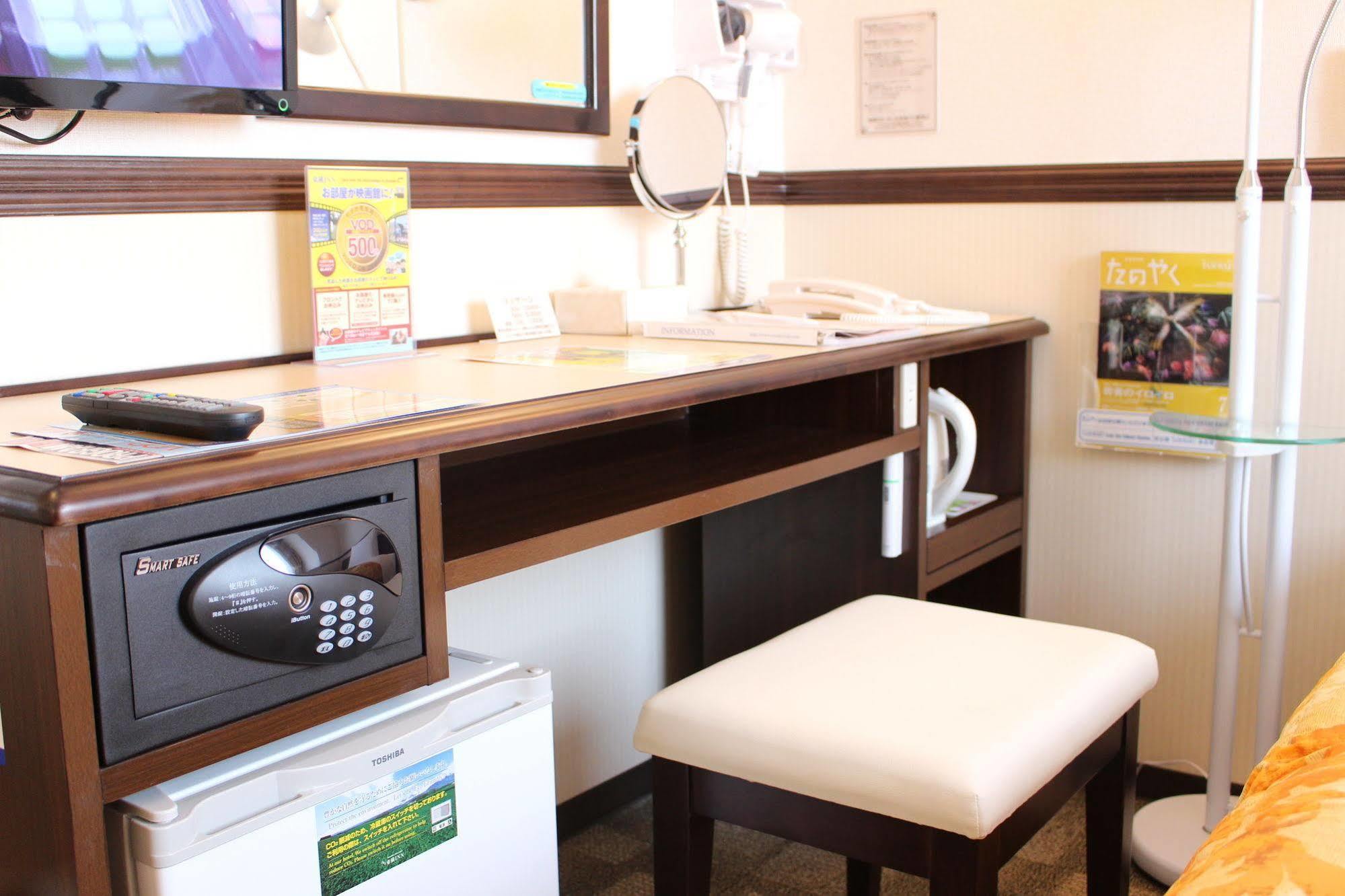 Toyoko Inn Aioi Eki Shinkansen Guchi Экстерьер фото