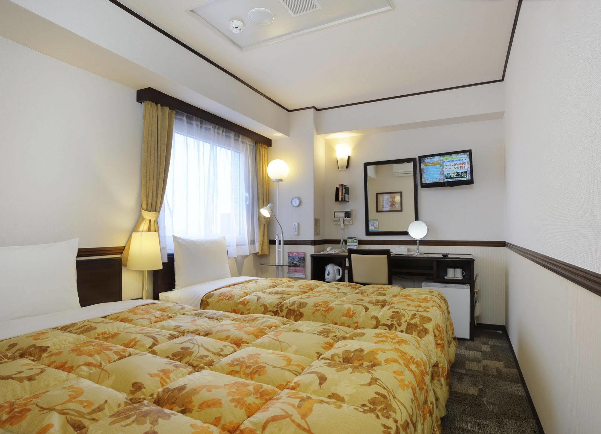 Toyoko Inn Aioi Eki Shinkansen Guchi Экстерьер фото