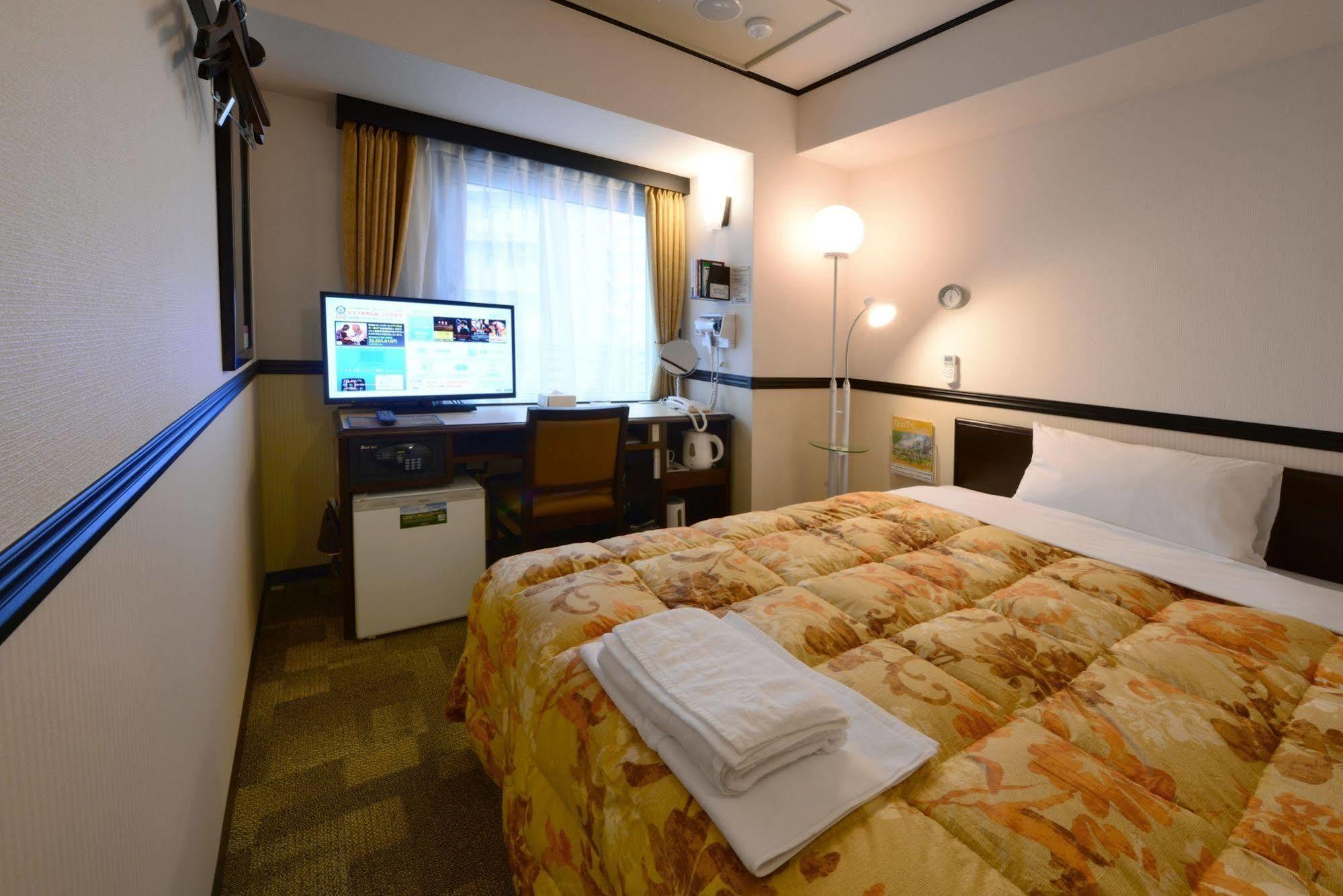 Toyoko Inn Aioi Eki Shinkansen Guchi Экстерьер фото