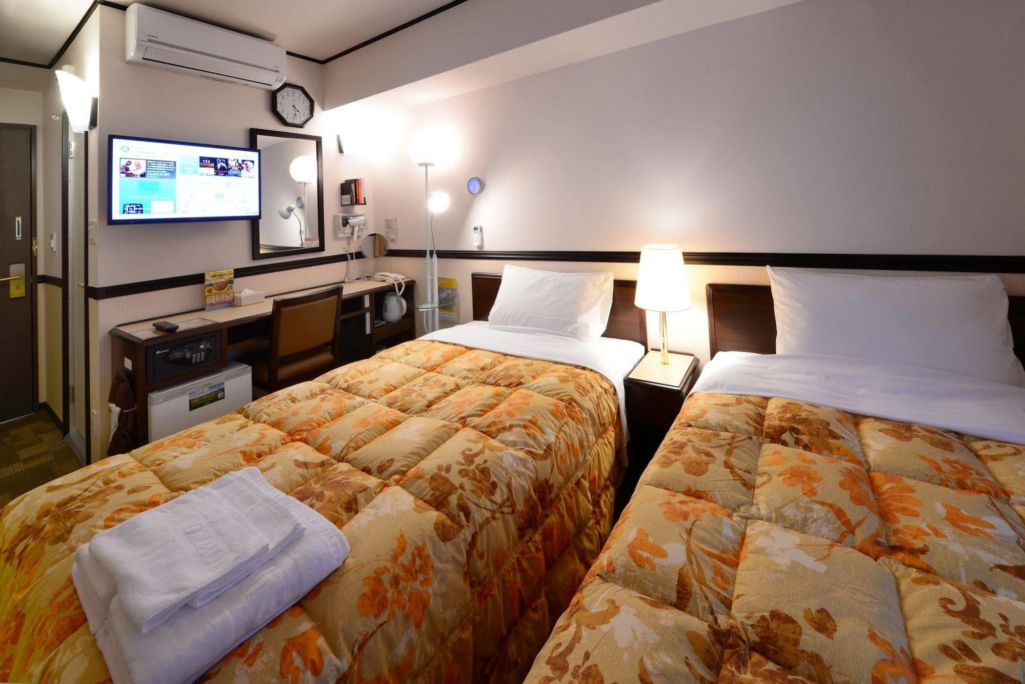 Toyoko Inn Aioi Eki Shinkansen Guchi Экстерьер фото